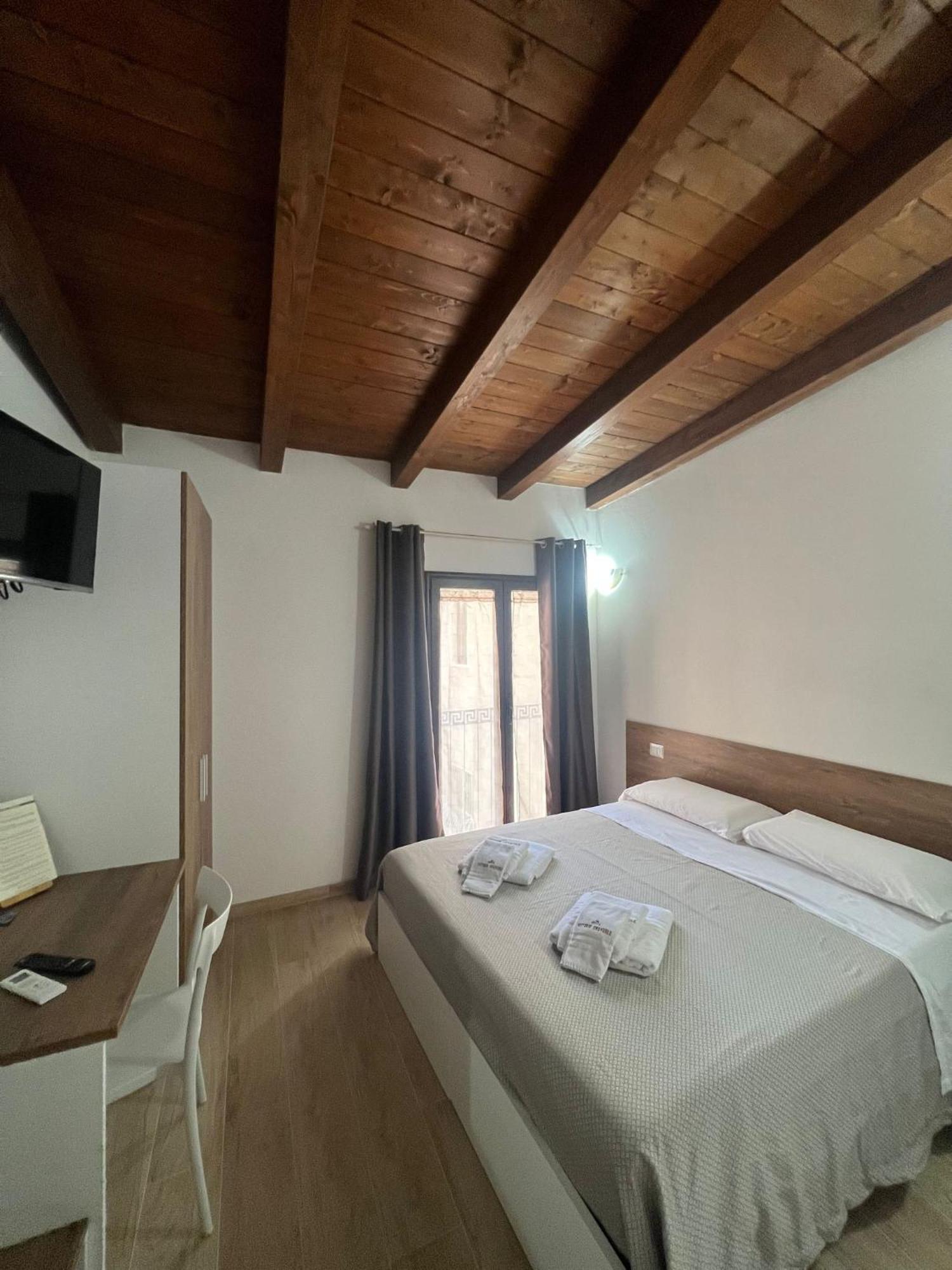 B&B Vittorio Emanuele Ciro Marina Exterior photo